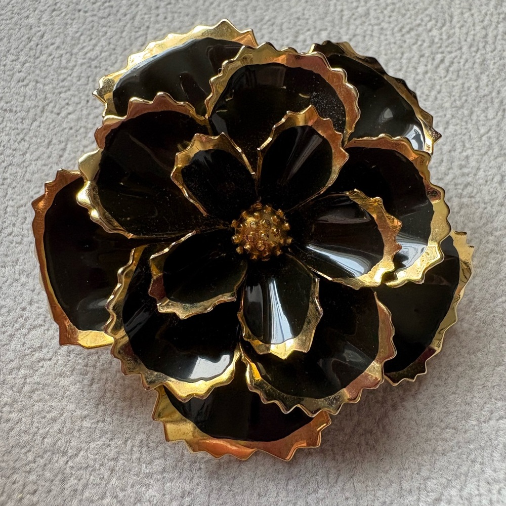Retro Chic Black and Gold Floral Brooch